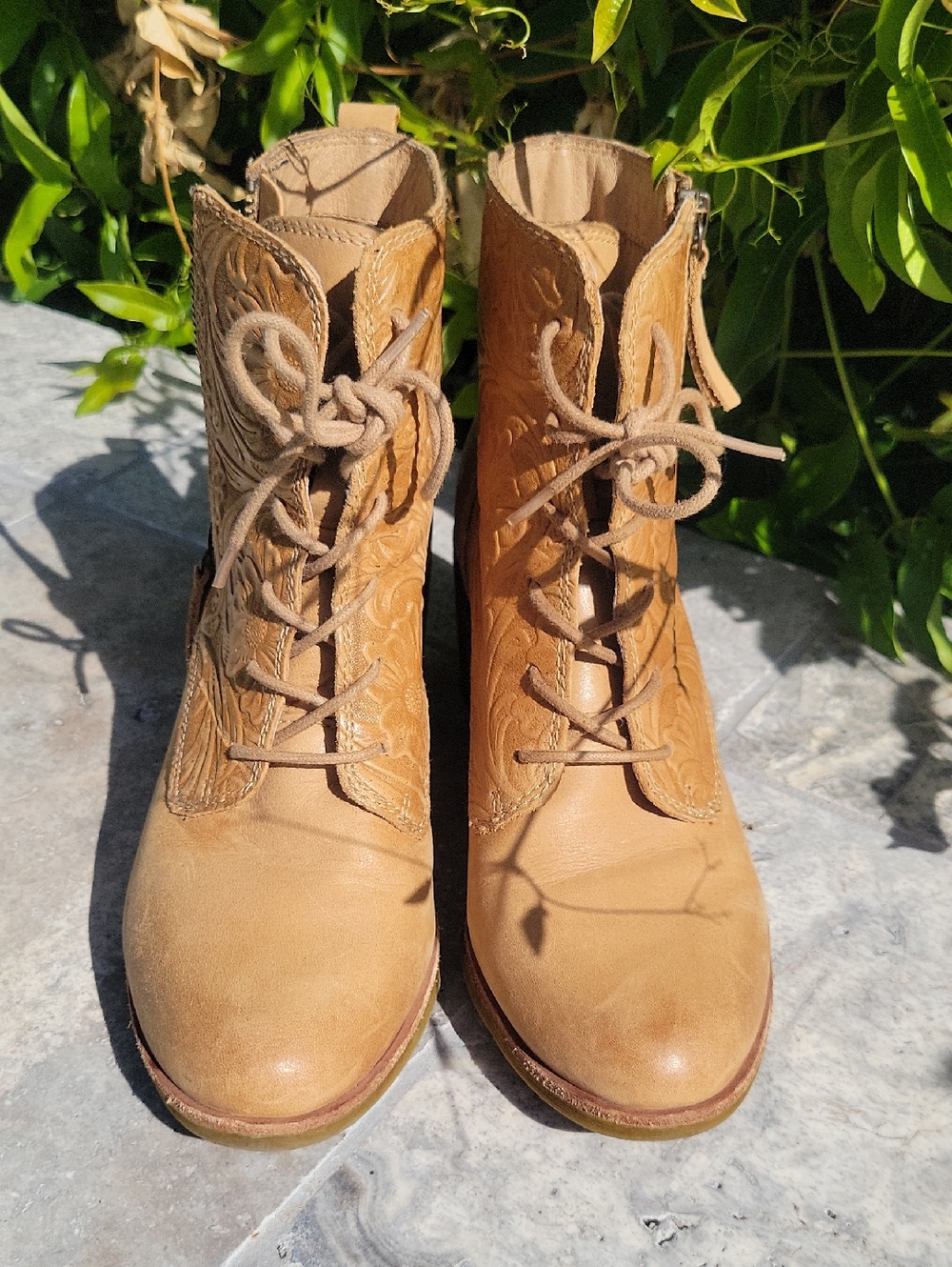 Sofft Sondra Tan Embroidered Lace-Up Leather Ankle Boots 7.5 - Picture 14 of 15